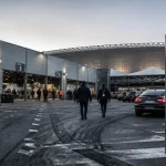 Parc des expositions de Metz : entrée parking, halls et visiteurs à l’aube